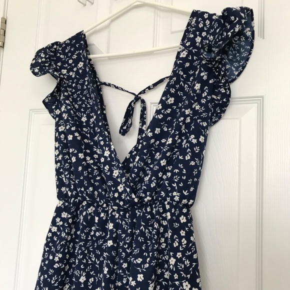 SHEIN Deep V-Neck Frill Tie Accent Floral Romper XS Dark Navy Blue White - Picture 6 of 16